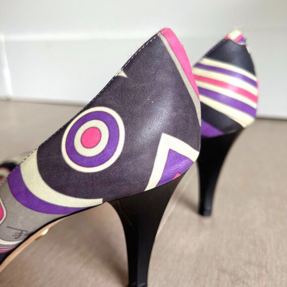 Emilio Pucci Pattern Heels - Picture 9 of 14